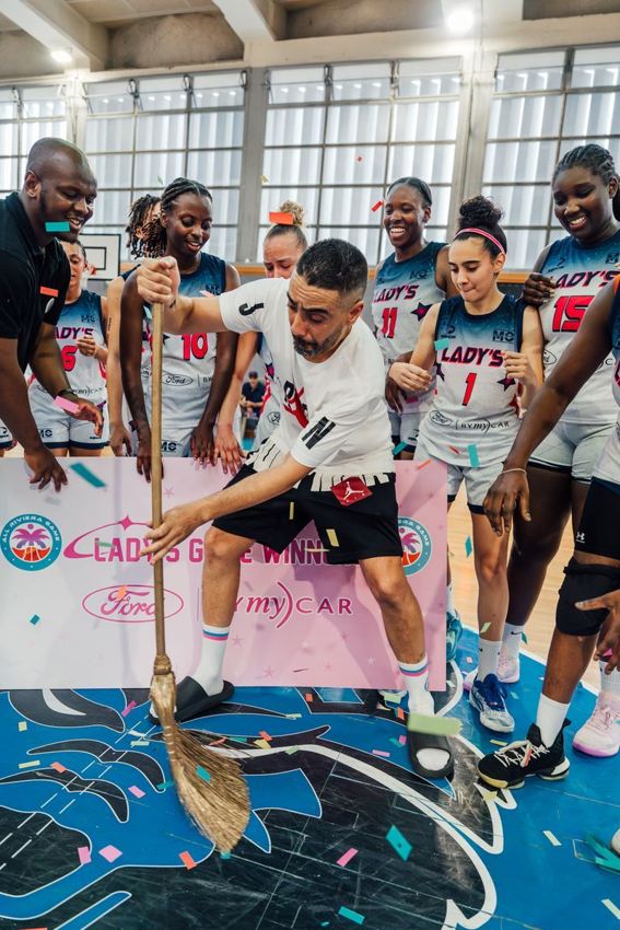 Célébration des vainqueures du Lady's Game sous les confettis