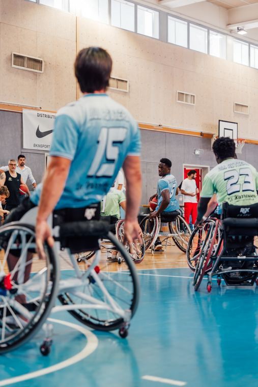 Rencontre de basket fauteuil organisée par le All Riviera Game